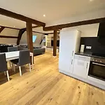 Juraperle - Historisch Und Modern - 2 *