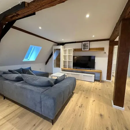 Juraperle - Historisch Und Modern - 2 *