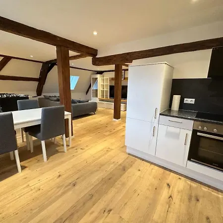 Juraperle - Historisch Und Modern - 2 *