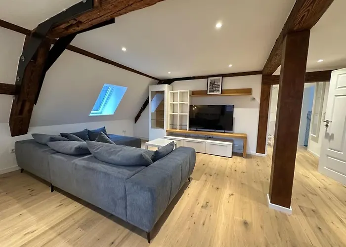Juraperle - Historisch Und Modern - 2 *
