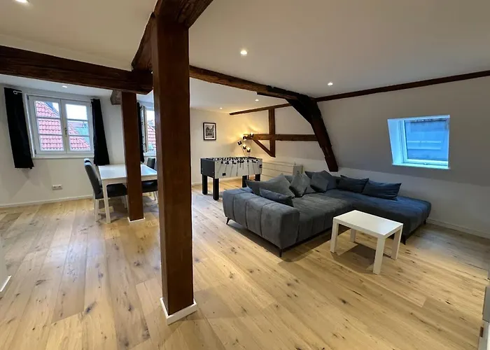 Juraperle - Historisch Und Modern - 2 *